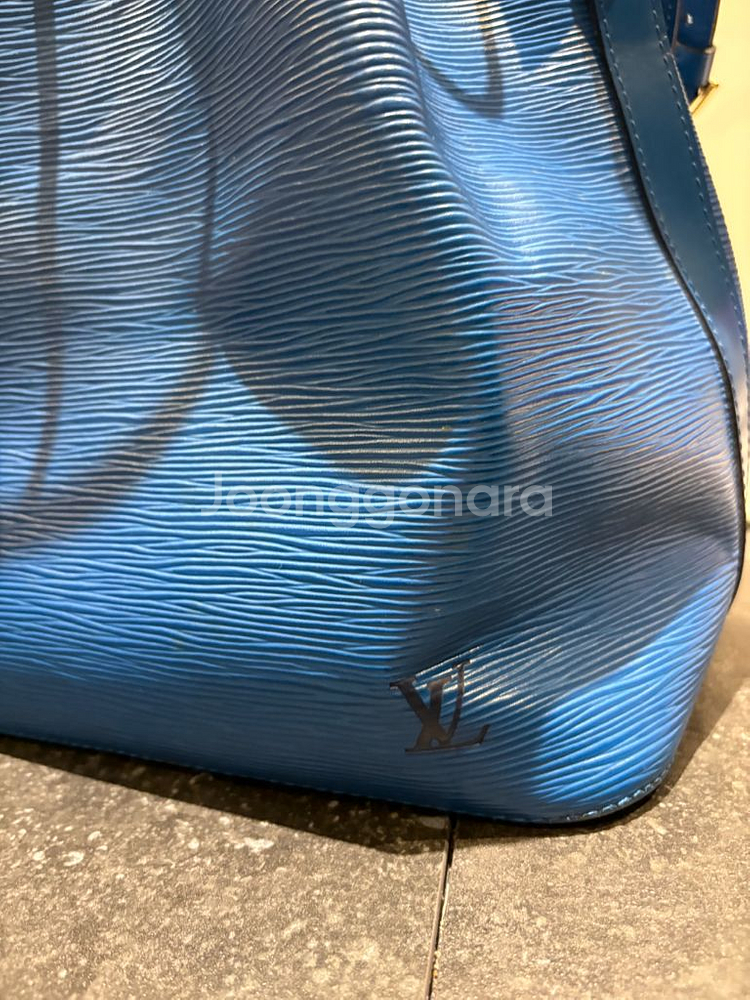루이비통 쁘띠 에삐 노에 숄더백--0