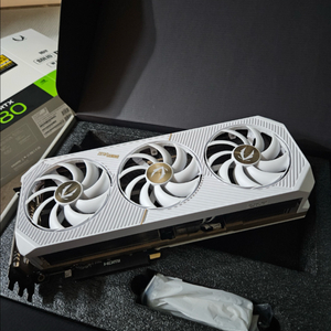 rtx5080 solid 화이트 솔리드