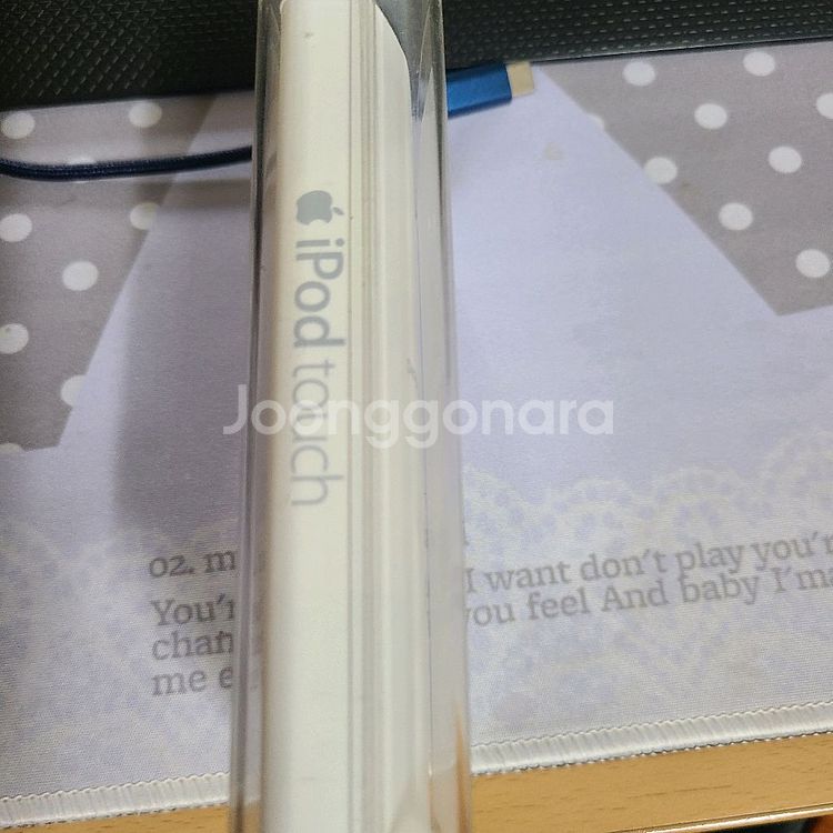 아이폰 터치 3세대 32GB--1