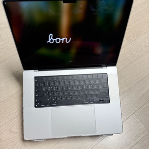 맥북 프로 16 M1 Pro 2021년형입니다