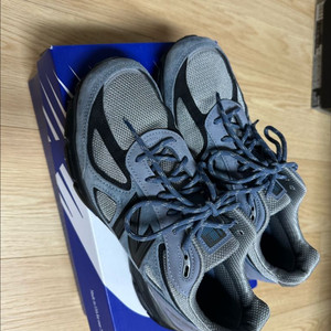 뉴발란스 990 v4 arctic grey