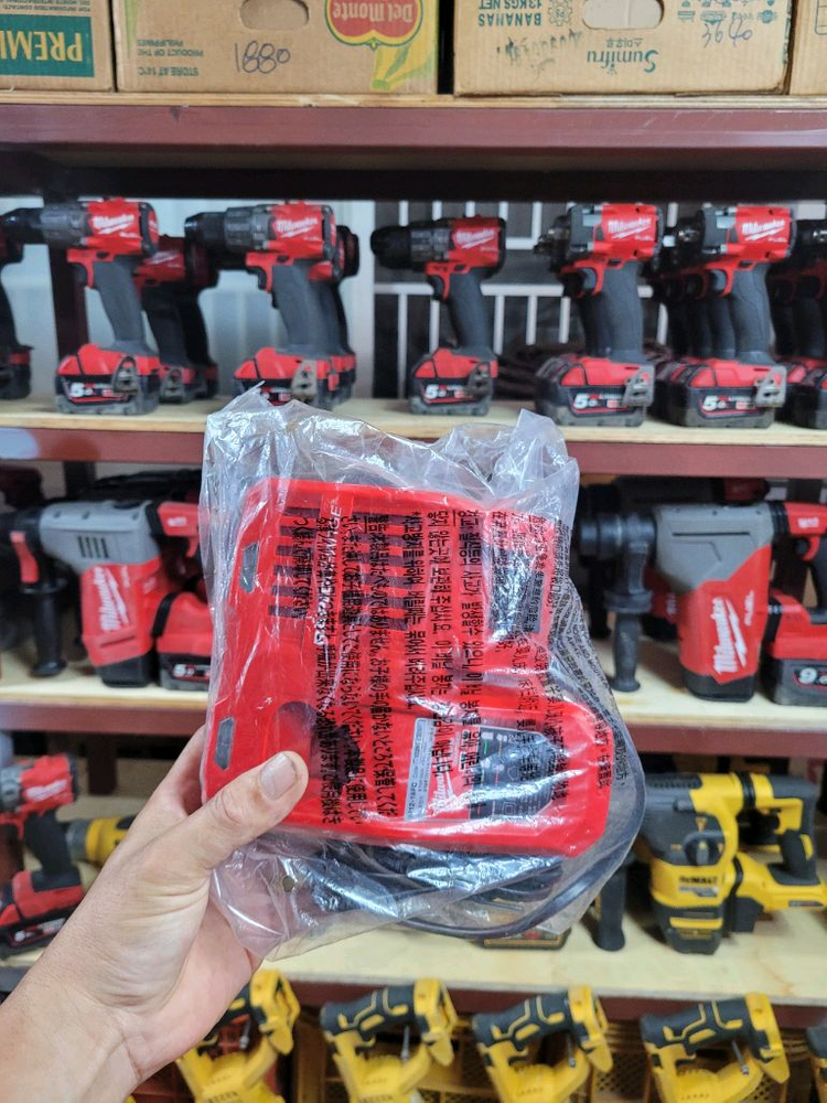 [정품]밀워키고속충전기 밀워키충전기 미사용신품 M12---3