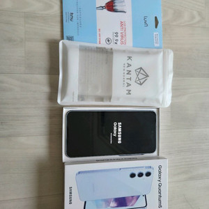 갤럭시퀀텀5 a556 s급 판매합니다