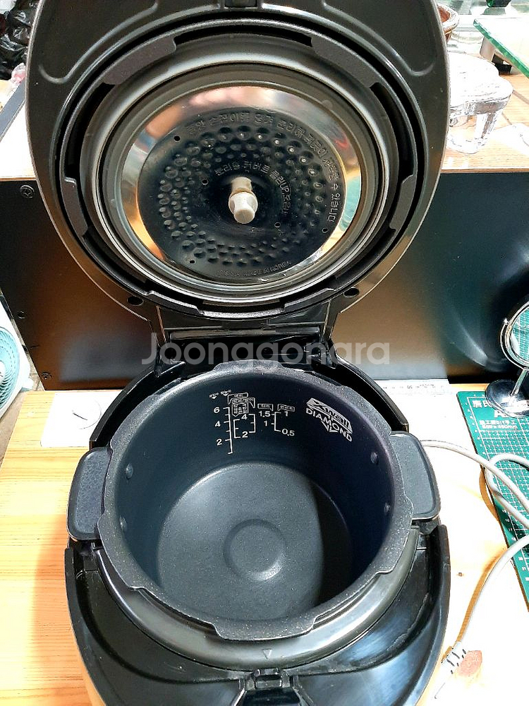 A급쿠쿠 6인용 밥솥 CRP-R068FS 음성지원--2
