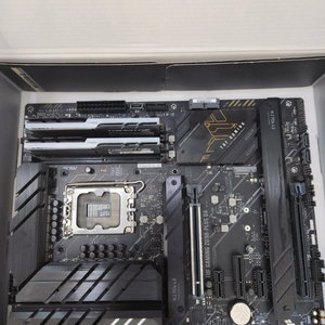 Z690-PLUS D4 메인보드, 8GB 램 2개