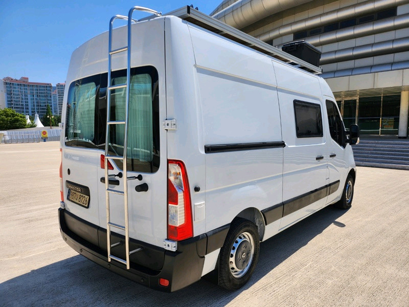 르노마스터 캠핑카 이미지