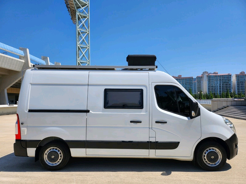 르노마스터 캠핑카 이미지