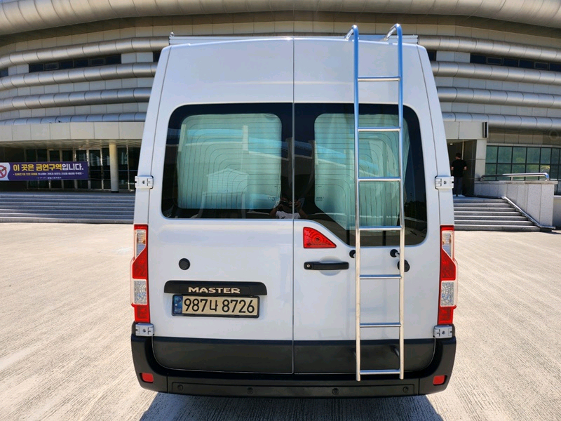 르노마스터 캠핑카 이미지