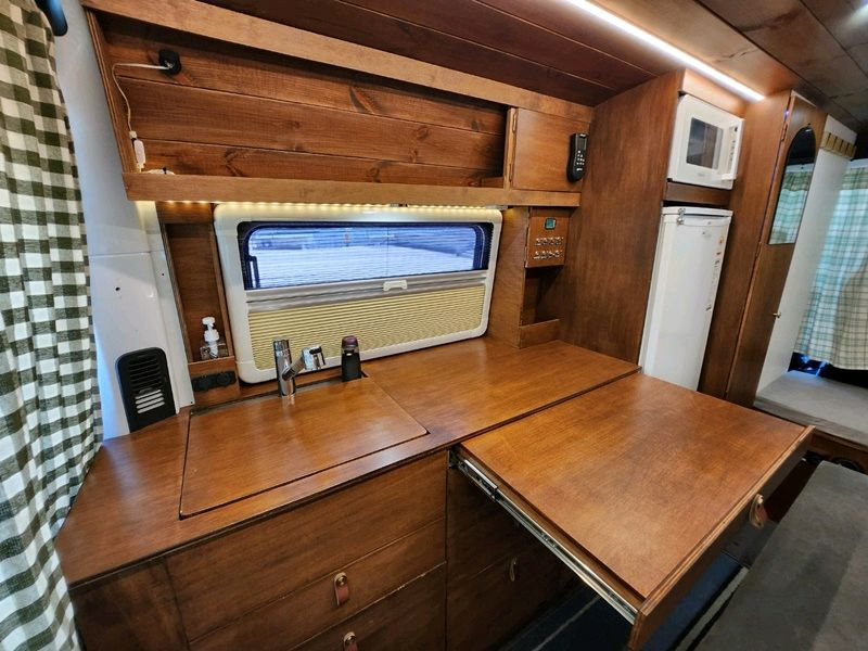 르노마스터 캠핑카 이미지