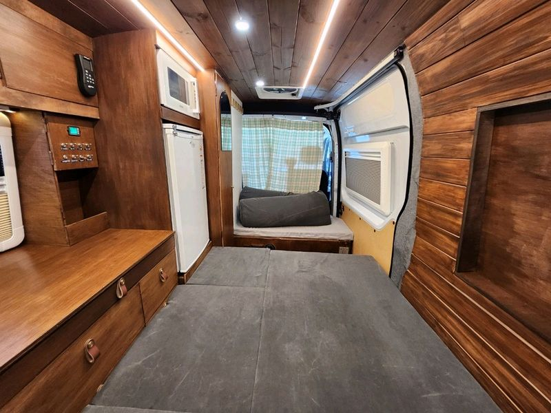 르노마스터 캠핑카 이미지