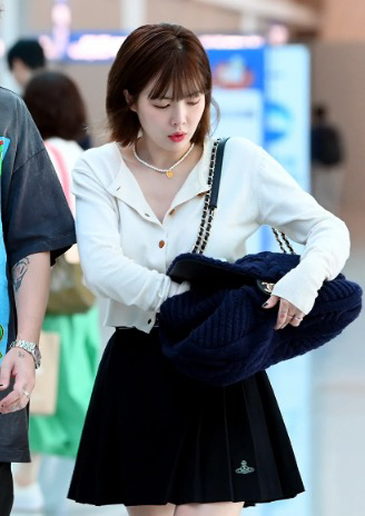 비비안웨스트우드 베아 크롭 가디건 S 예리 현아 착용--4