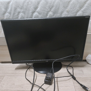 240HZ 모니터 G304마우스 두개 합쳐서팝니다