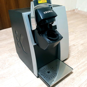 큐리그 K150C 캡슐 커피머신