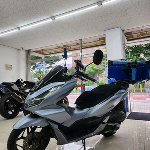 21년식 pcx125 팝니다