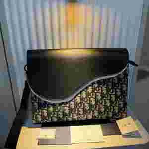 (새상품) 디올 새들 a5 트라이앵글 파우치