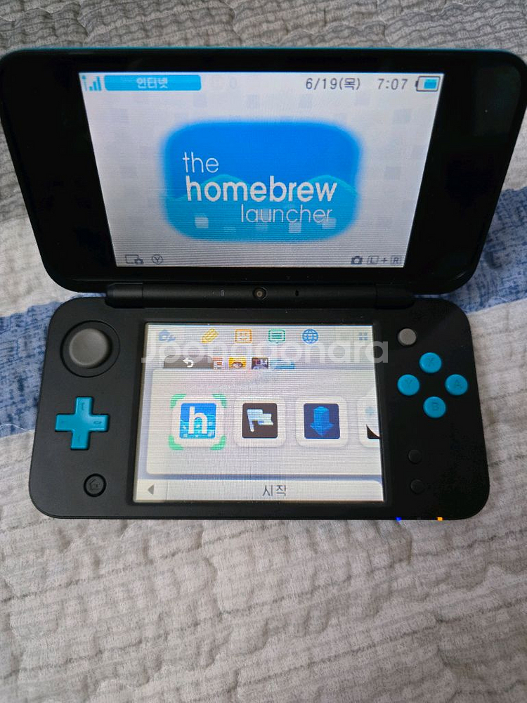 닌텐도 NEW 2DS(뉴투다수)커펌기기와 게임칩 팝니다--2