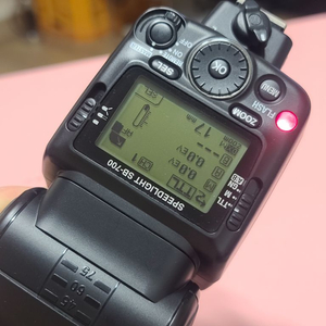 니콘 SPEEDLIGHT SB-700