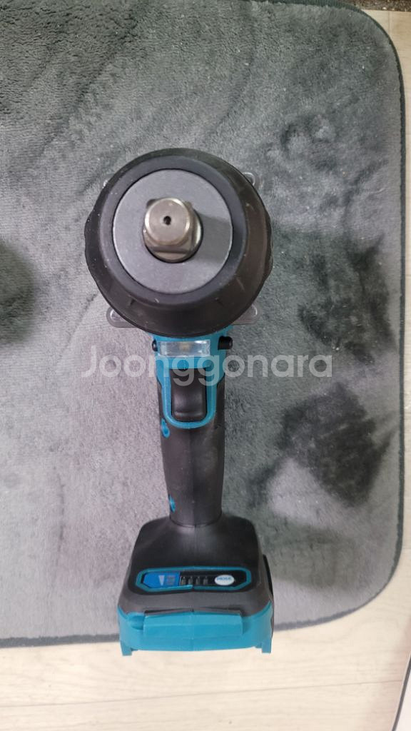 마끼다 임팩렌치 고토크 18V 새상품 팝니다.--4