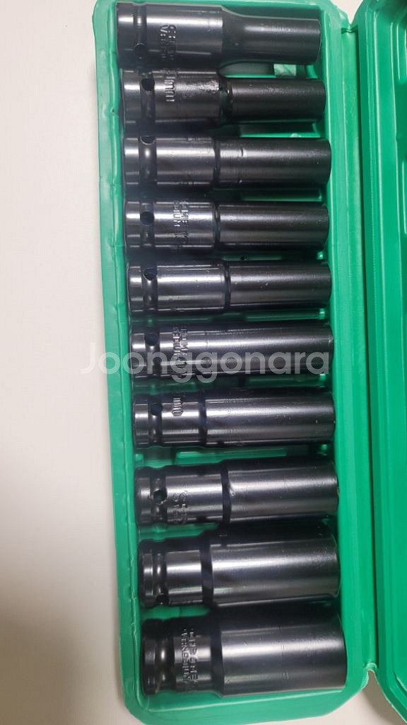 마끼다 임팩렌치 고토크 18V 새상품 팝니다.--9