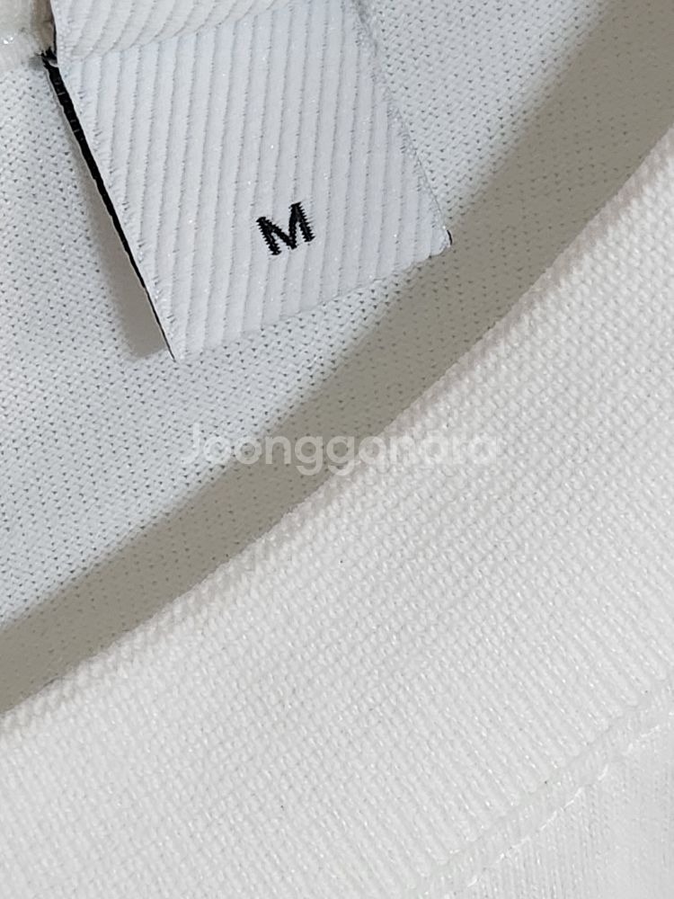 M 버버리 화이트 자수 로고 반팔티 8021176--0