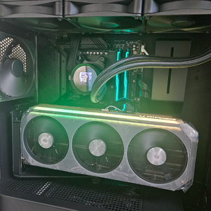 라이젠7800x3d 램32g 1테라 조텍5080 AMP