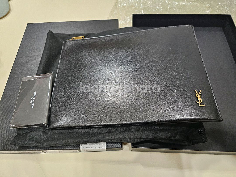 생로랑 타이니 모노그램 클러치백(금장)--0
