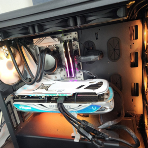 9800x3d / 4090 컴퓨터 완전체 팝니다