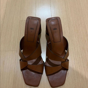 자라 레더 청키힐샌들