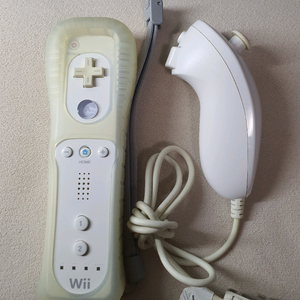 닌텐도 정품 wii / wiiu 리모콘+눈차크
