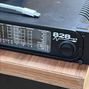 MOTU 오디오 인터페이스 828