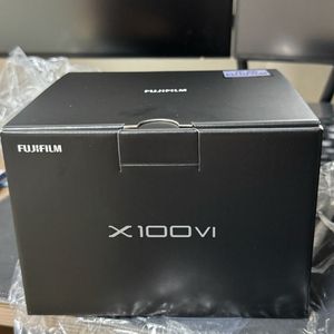 후지필름 X100VI 실버 신품팝니다