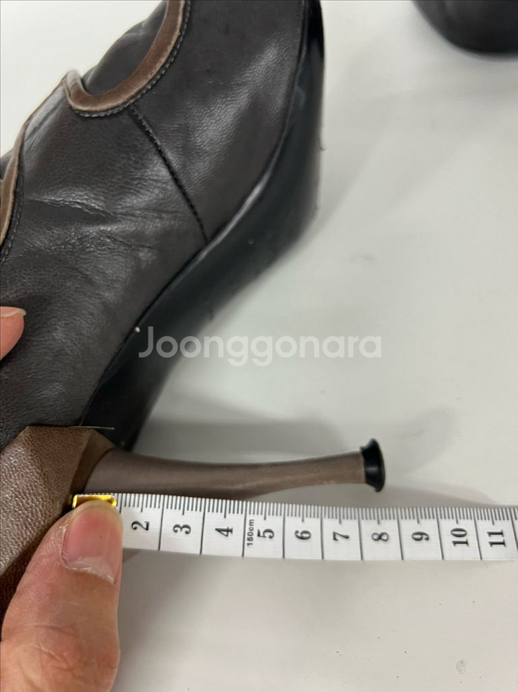 정품) 셀린느 오픈토 샌들힐 37.5--8