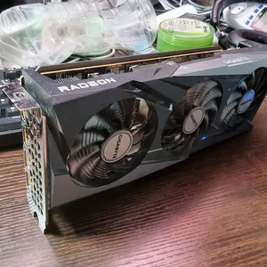 기가바이트 6700XT 팝니다
