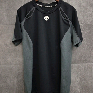 DESCENTE / 기능성 반팔 티셔츠 100