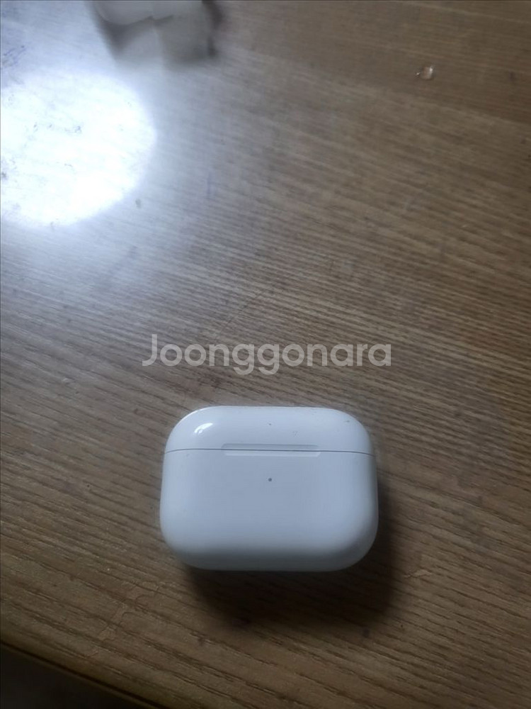 에어팟 프로 팝니다(급처라 네고 ㄱㄴ,따로따로구매 ㄱㄴ--0