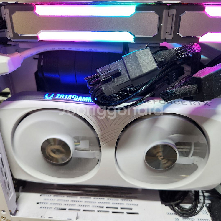 급처)조텍 화이트 4070 SUPER 12gb--1