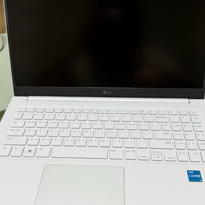LG 울트라PC 15 (화이트) 노트북 판매합니다