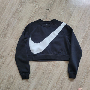 나이키 크롭 맨투맨