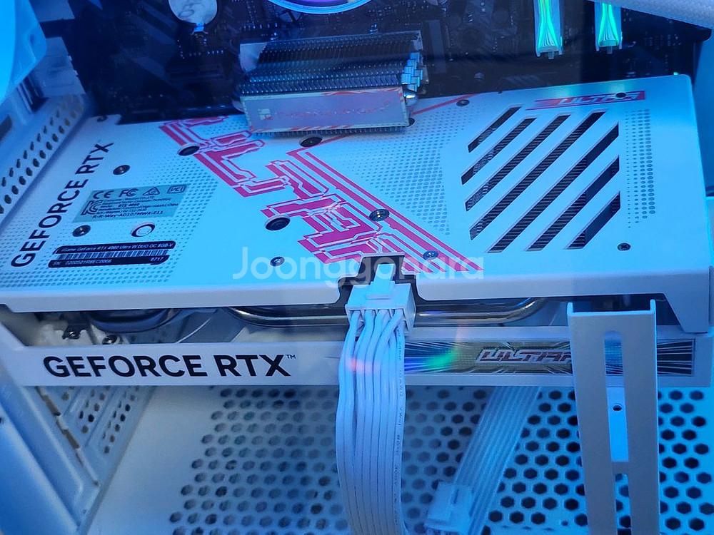 컬러풀 RTX 4060 울트라 OC 8GB--1