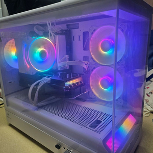 5700x, 3070ti, 32기가 화이트 어항케이스