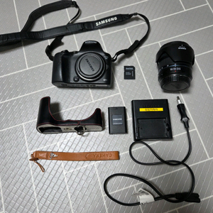 삼성 NX20 미러리스 카메라