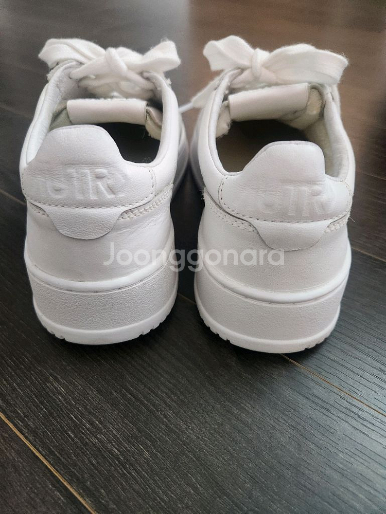 AUTRY트 레더 로우탑(화이트) AULW SG10--2