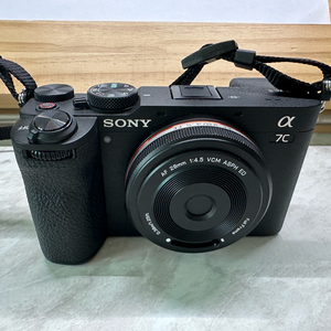소니 A7c2 카메라 + 빌트록스 28mm 렌즈 팝니다