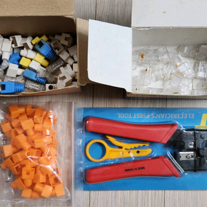 UTP케이블+랜툴+RJ45커넥터+4포트 공유기