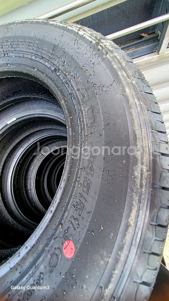 145R13 14513 1톤화물차 뒷타이어 팝니다--4