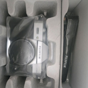 미개봉 후지필름 xt30ii 실버 바디킷 팝니다
