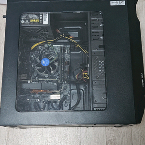 컴퓨터 본체만 판매합니다.