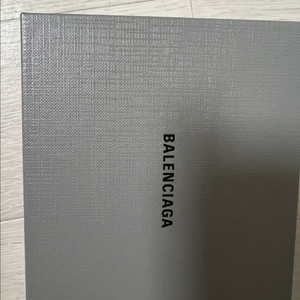 새상품 발렌시아가 지갑 판매합니다
