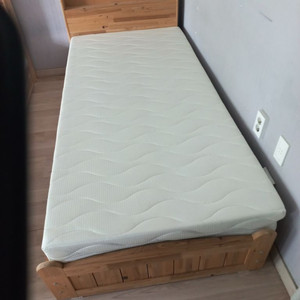 싱글침대 편백나무 프레임 매트리스 포함