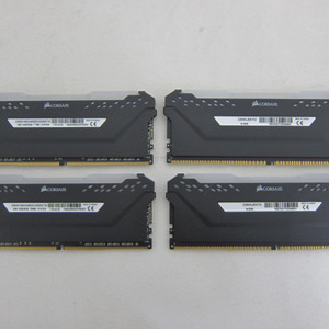 커세어 DDR4-3200 8Gx2+더미램 2개